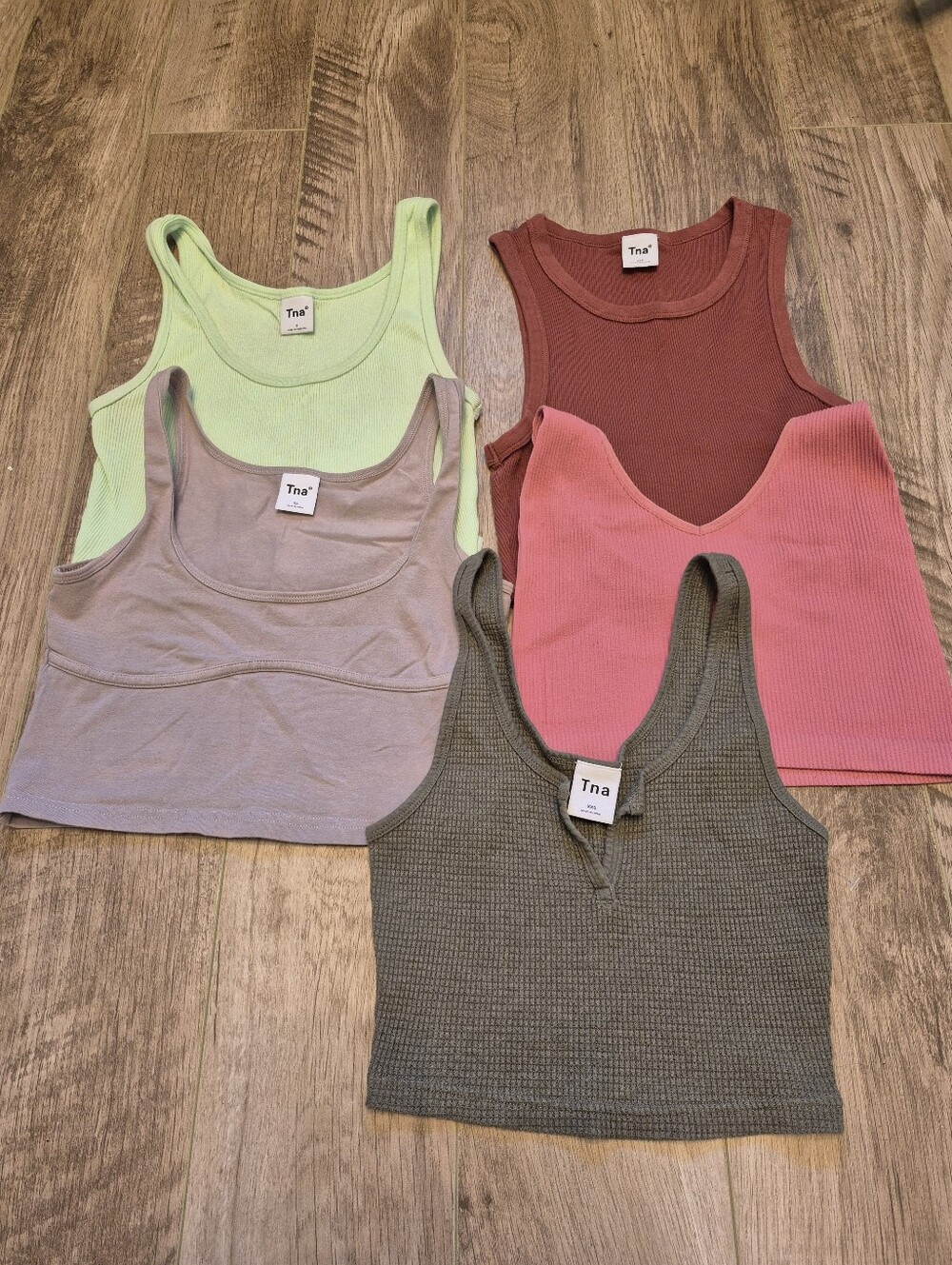 Aritzia Women's Bundle Of Summer Athleisure Cropped Ribbed Tank Tops Size XS